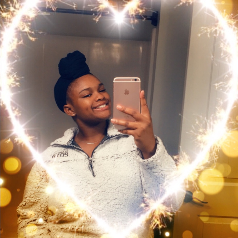 Meet your Posher, Laila